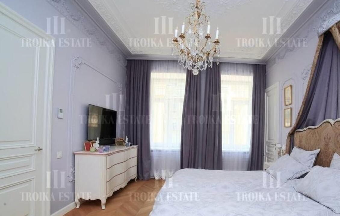 Купить  Апартаменты с отделкой Никольская ул. 10/2с2Б метро Лубянка